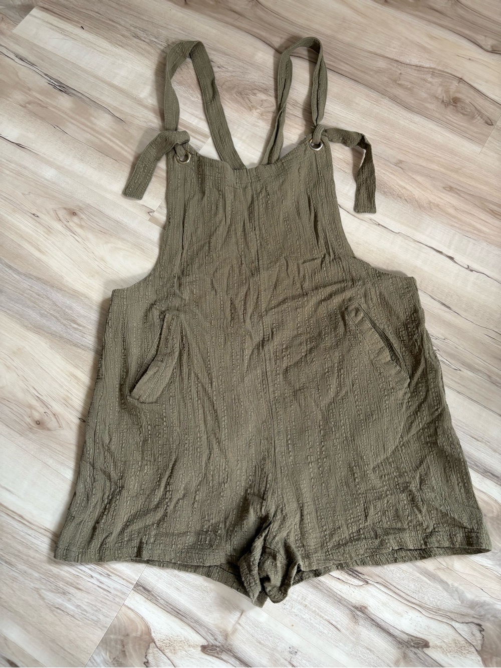 SHEIN Olive Knit Tie Romper